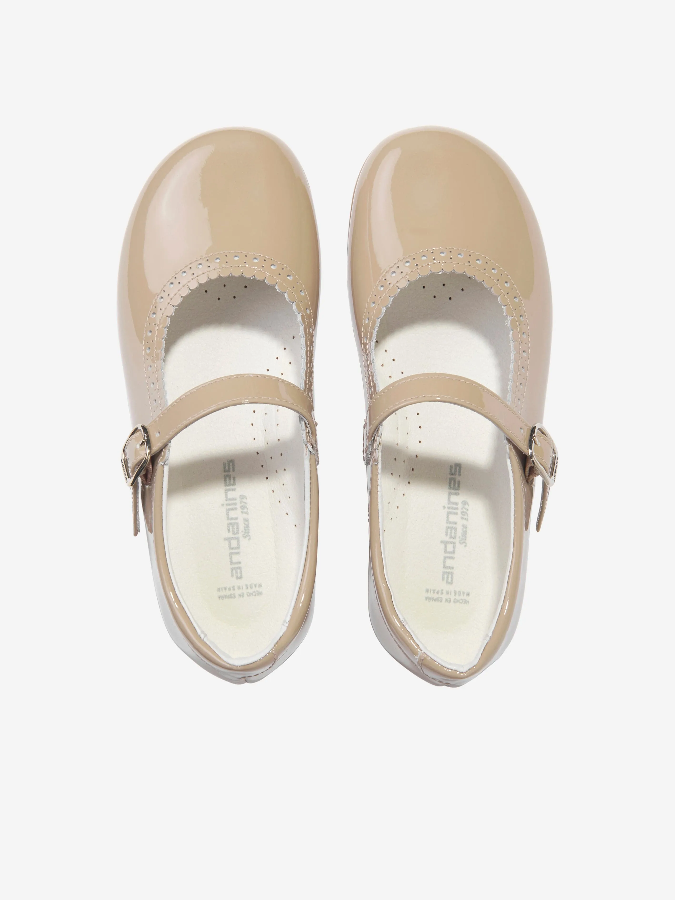 Andanines Girls Patent Leather Mary Jane Shoes in Beige